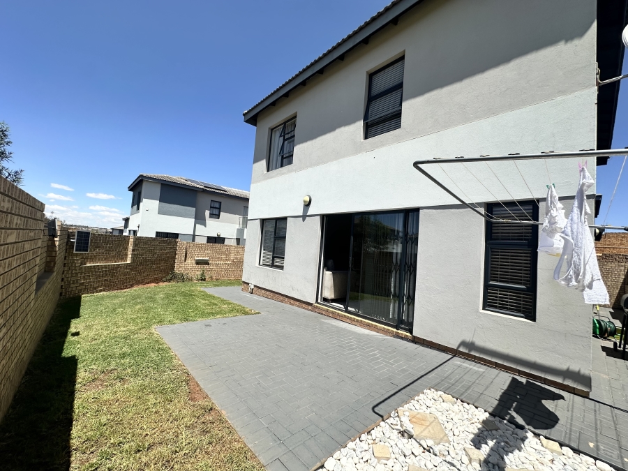 3 Bedroom Property for Sale in Thatchfield Estate Gauteng