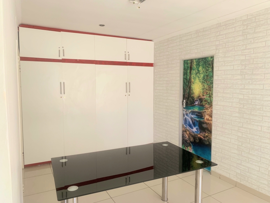 3 Bedroom Property for Sale in Vorna Valley Gauteng