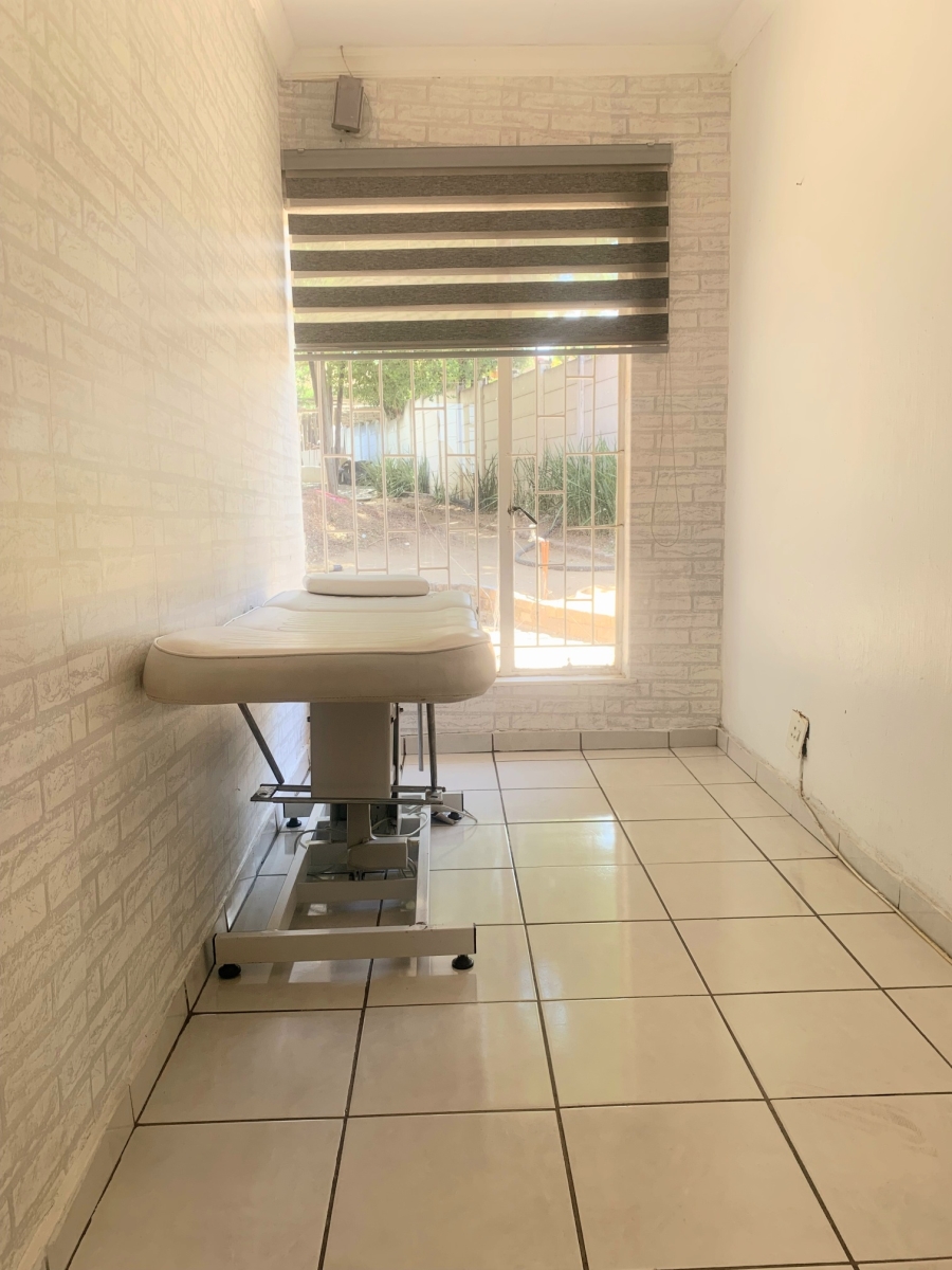 3 Bedroom Property for Sale in Vorna Valley Gauteng