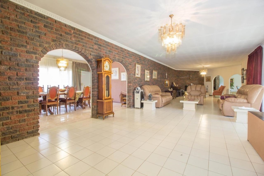 4 Bedroom Property for Sale in Knoppieslaagte Gauteng