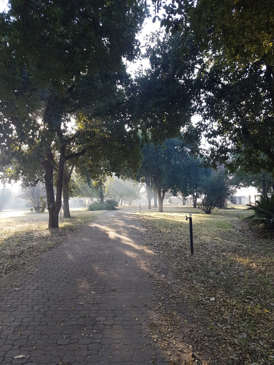 4 Bedroom Property for Sale in Knoppieslaagte Gauteng