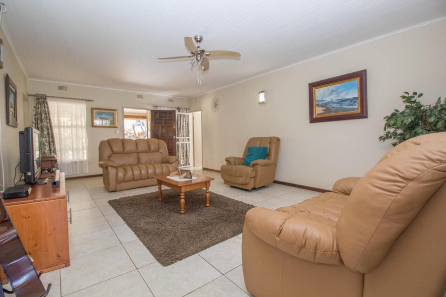 4 Bedroom Property for Sale in Knoppieslaagte Gauteng