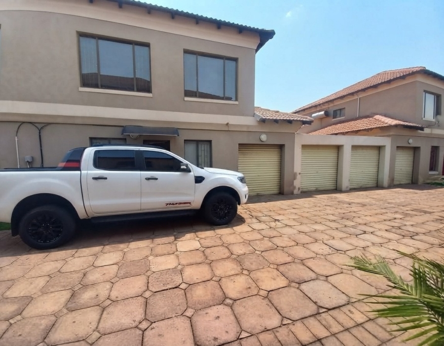 3 Bedroom Property for Sale in Sonneveld Gauteng