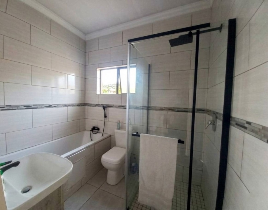 3 Bedroom Property for Sale in Sonneveld Gauteng
