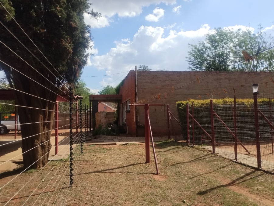 4 Bedroom Property for Sale in Unitas Park Gauteng