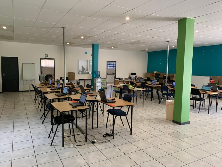To Let Commercial Property for Rent in Bromhof Gauteng
