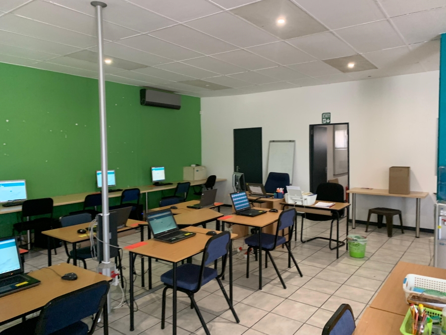 To Let Commercial Property for Rent in Bromhof Gauteng