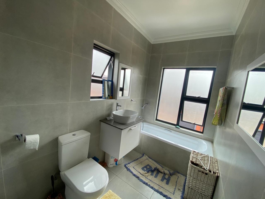 3 Bedroom Property for Sale in Raslouw Gauteng