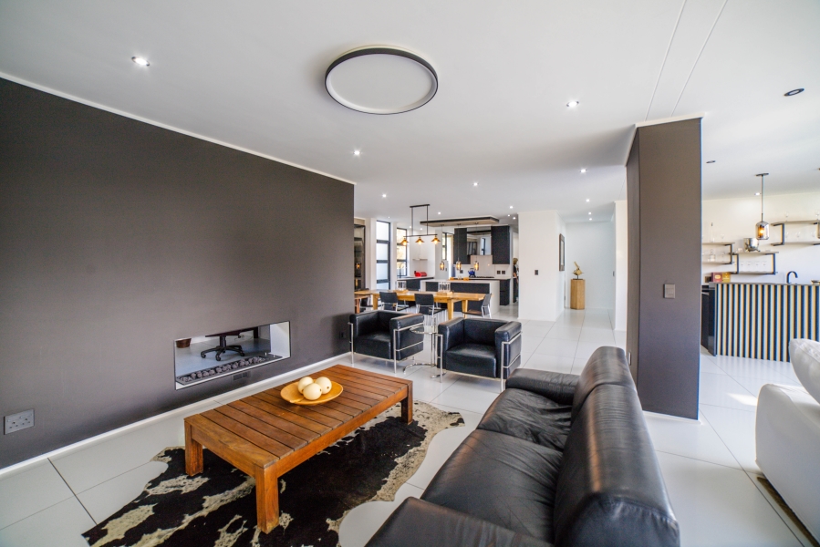 5 Bedroom Property for Sale in Helderfontein Estate Gauteng