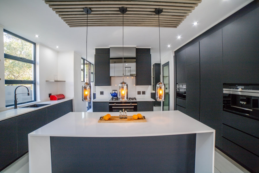 5 Bedroom Property for Sale in Helderfontein Estate Gauteng