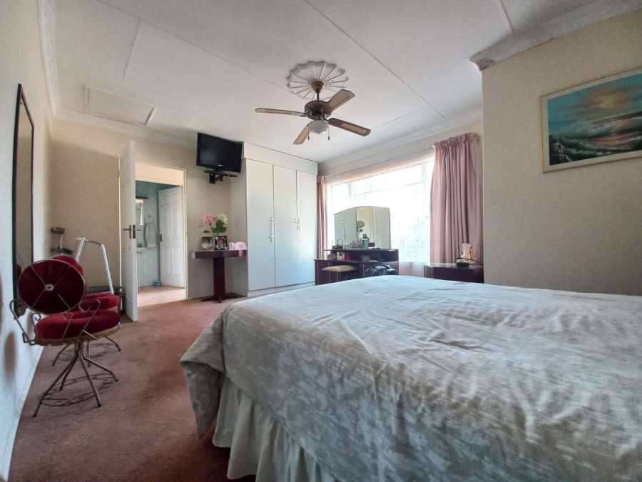 4 Bedroom Property for Sale in Kenleaf Gauteng