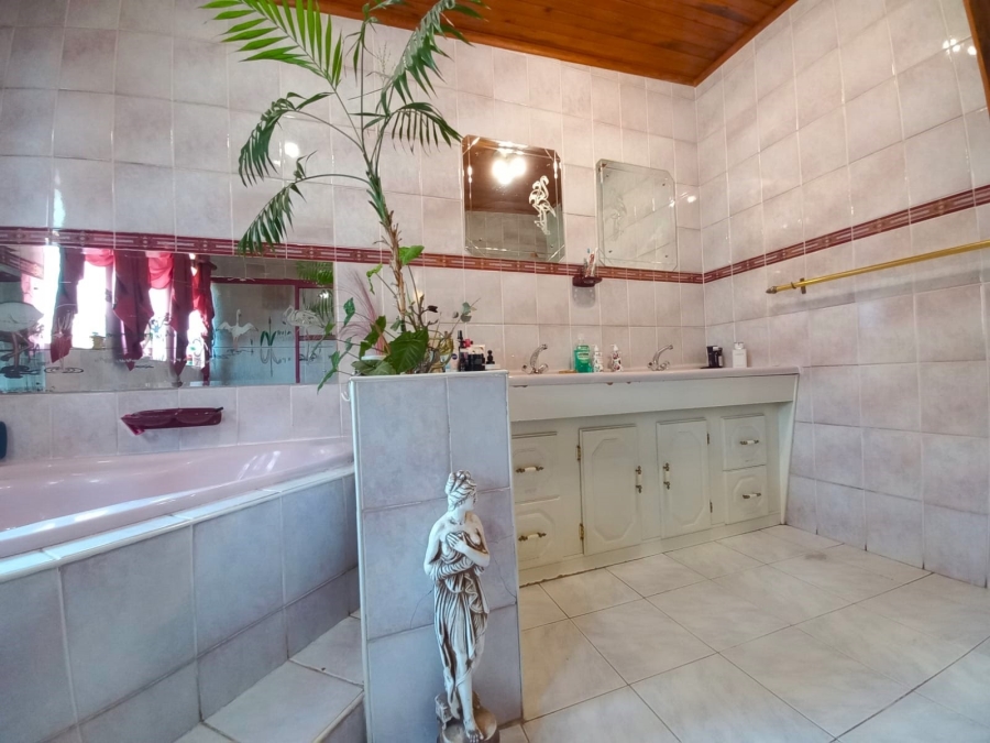 4 Bedroom Property for Sale in Kenleaf Gauteng