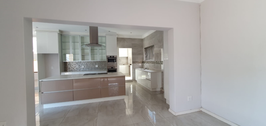 4 Bedroom Property for Sale in Doornkloof Gauteng