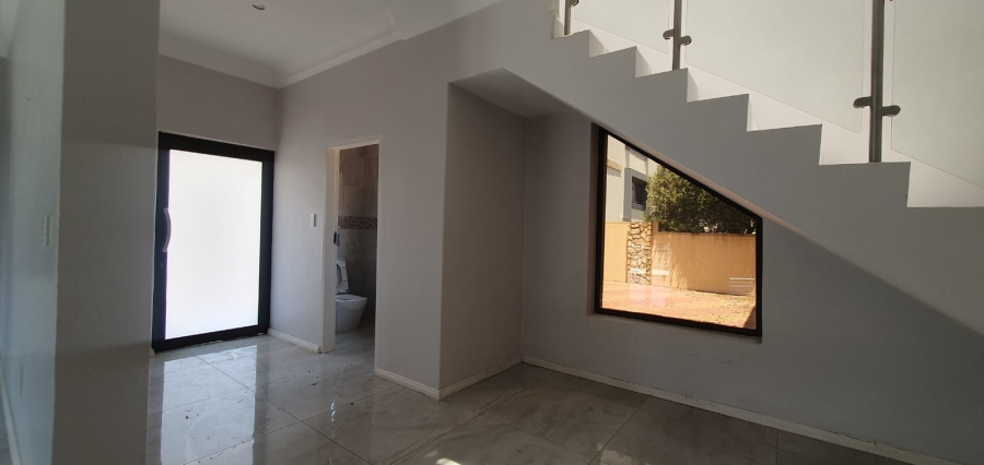 4 Bedroom Property for Sale in Doornkloof Gauteng