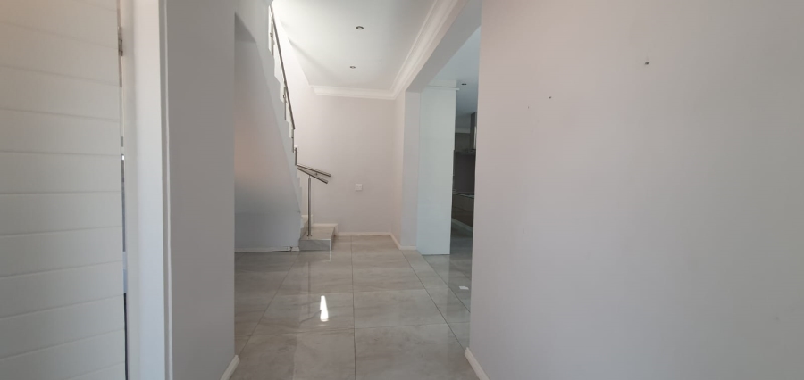 4 Bedroom Property for Sale in Doornkloof Gauteng