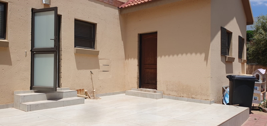 4 Bedroom Property for Sale in Doornkloof Gauteng