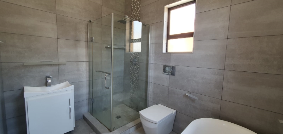 4 Bedroom Property for Sale in Doornkloof Gauteng