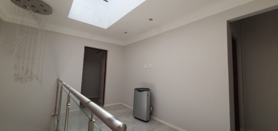 4 Bedroom Property for Sale in Doornkloof Gauteng