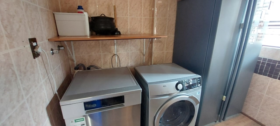 4 Bedroom Property for Sale in Noordkruin Gauteng