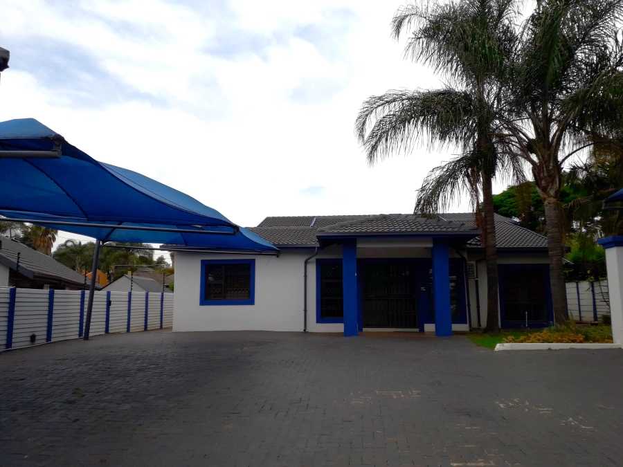 To Let Commercial Property for Rent in Rooihuiskraal Gauteng