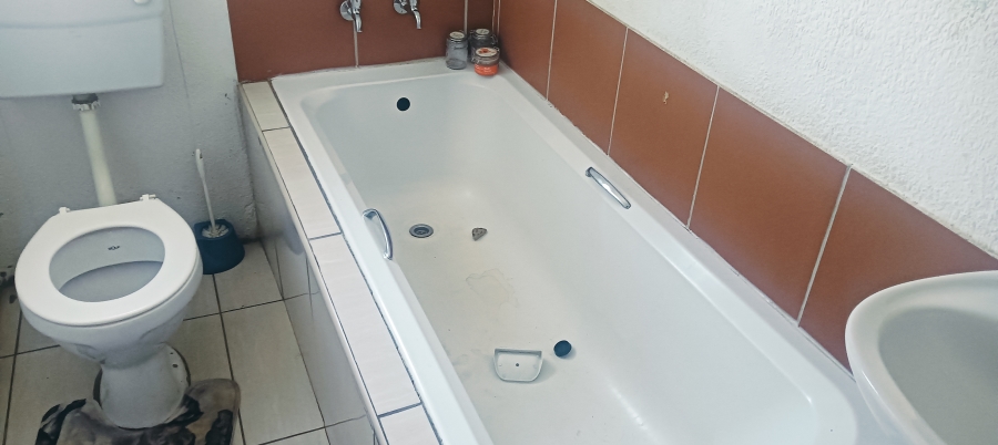 3 Bedroom Property for Sale in Windmill Park Gauteng