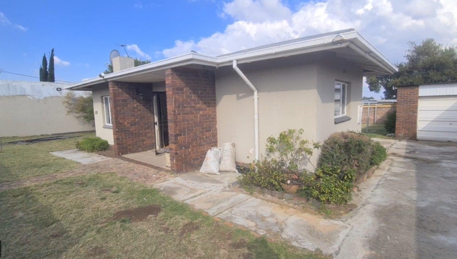 3 Bedroom Property for Sale in Crown Gardens Gauteng