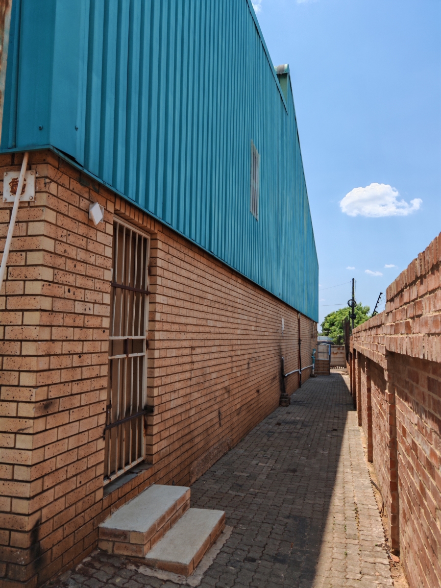 To Let Commercial Property for Rent in Hennopspark Gauteng