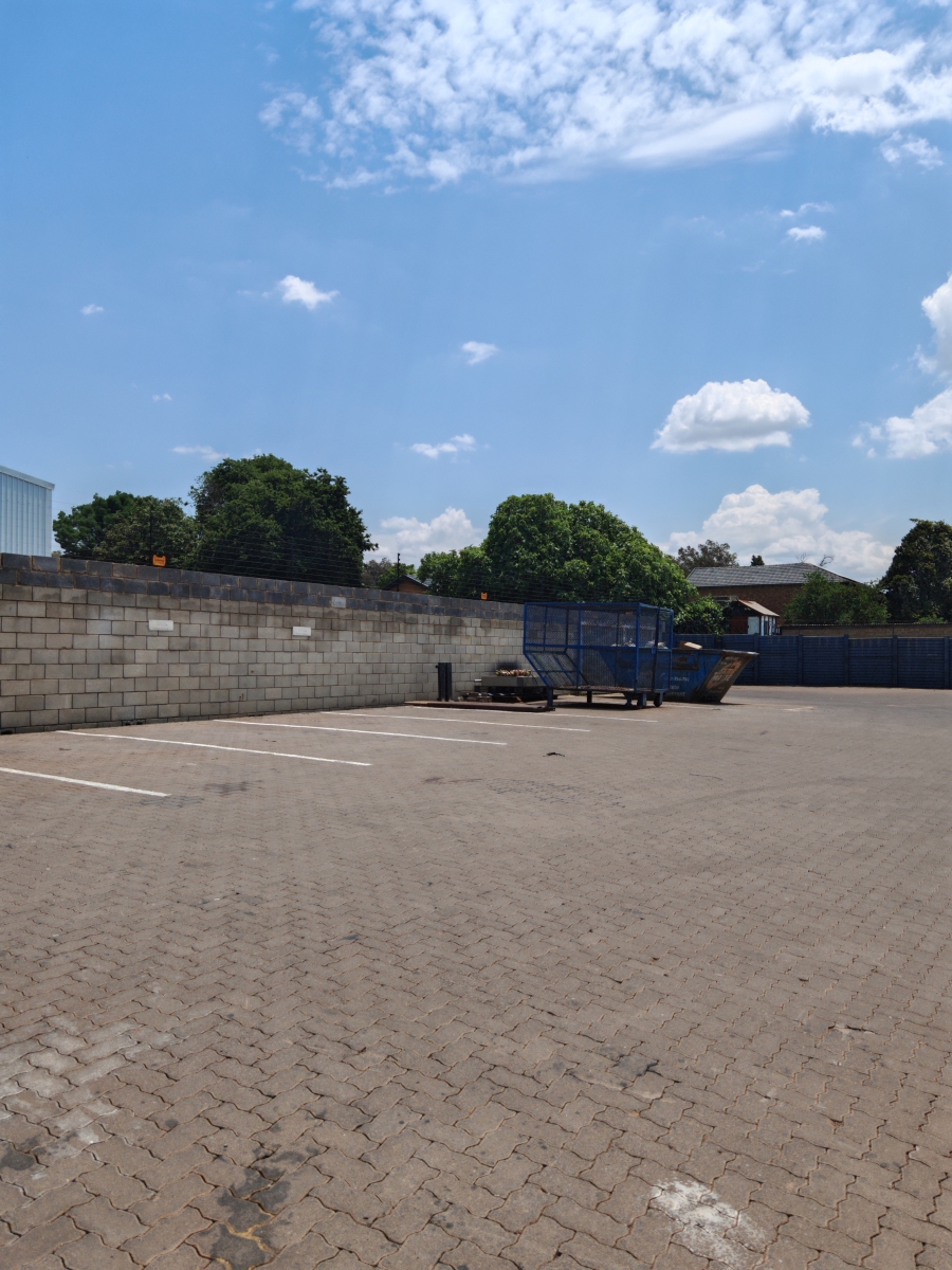 To Let Commercial Property for Rent in Hennopspark Gauteng