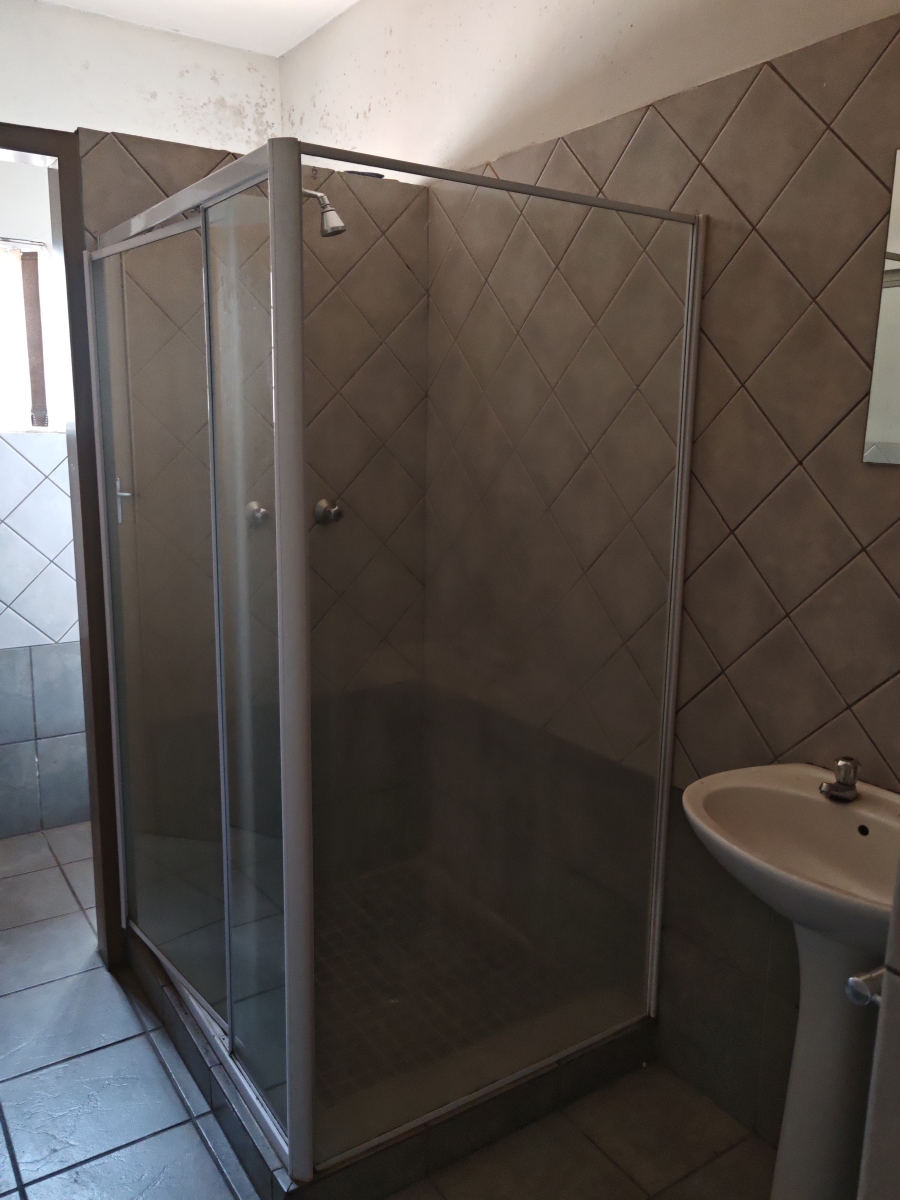 To Let Commercial Property for Rent in Hennopspark Gauteng