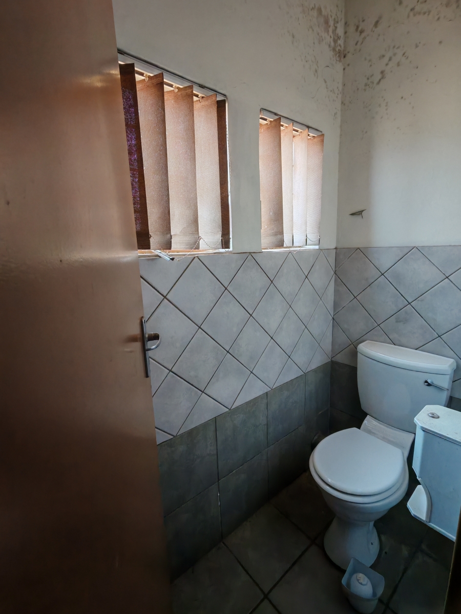 To Let Commercial Property for Rent in Hennopspark Gauteng