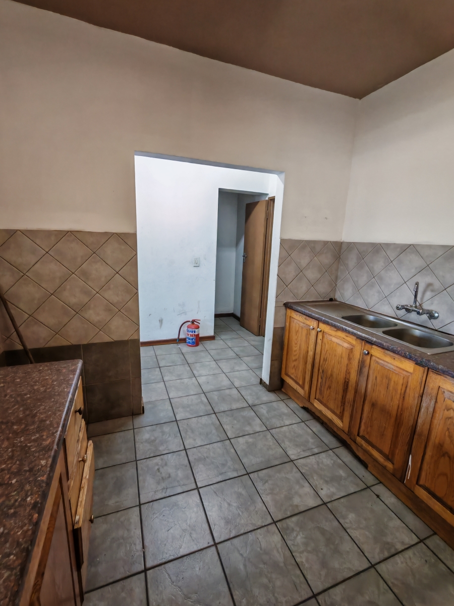 To Let Commercial Property for Rent in Hennopspark Gauteng