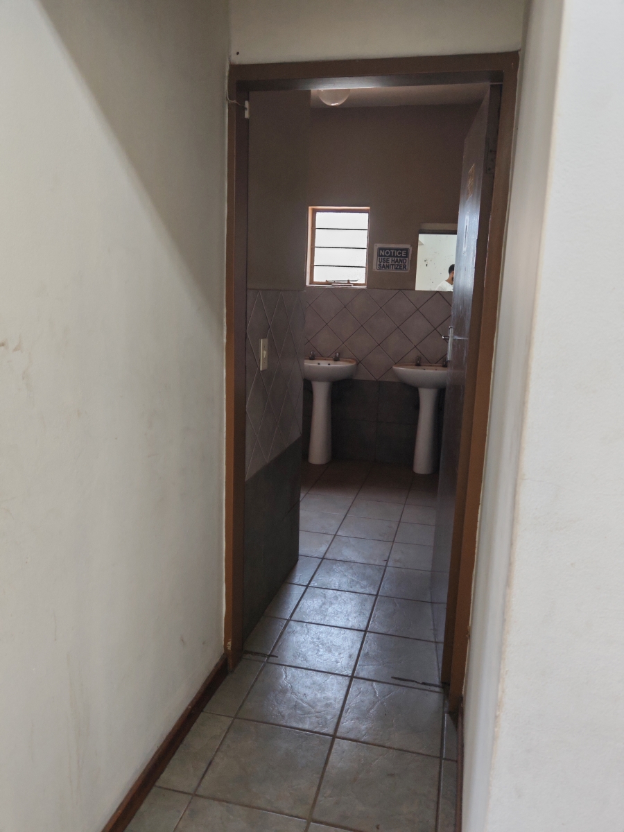 To Let Commercial Property for Rent in Hennopspark Gauteng