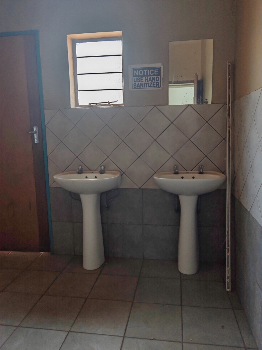To Let Commercial Property for Rent in Hennopspark Gauteng