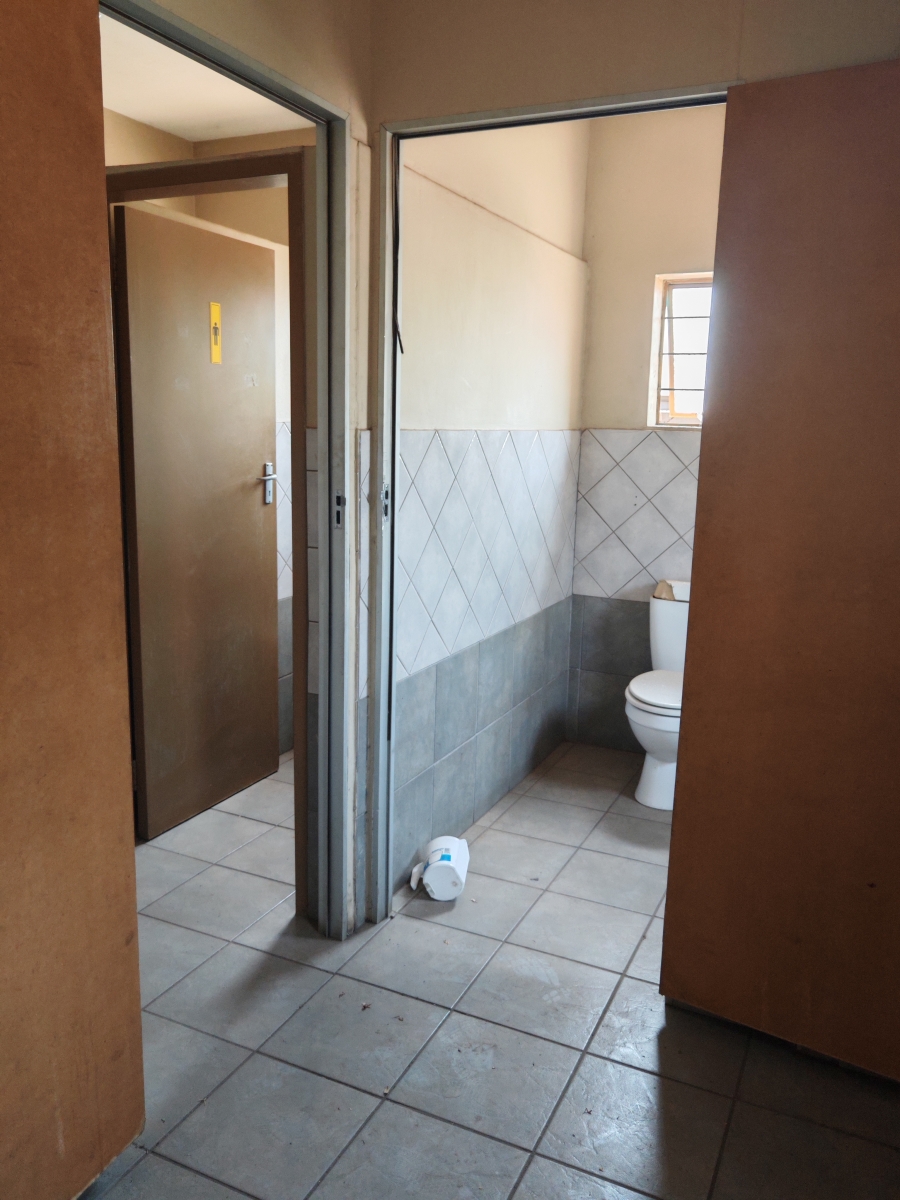 To Let Commercial Property for Rent in Hennopspark Gauteng
