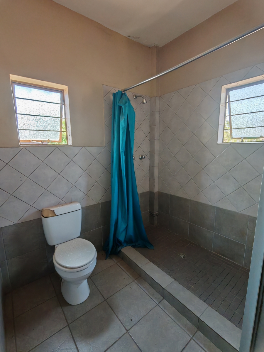 To Let Commercial Property for Rent in Hennopspark Gauteng