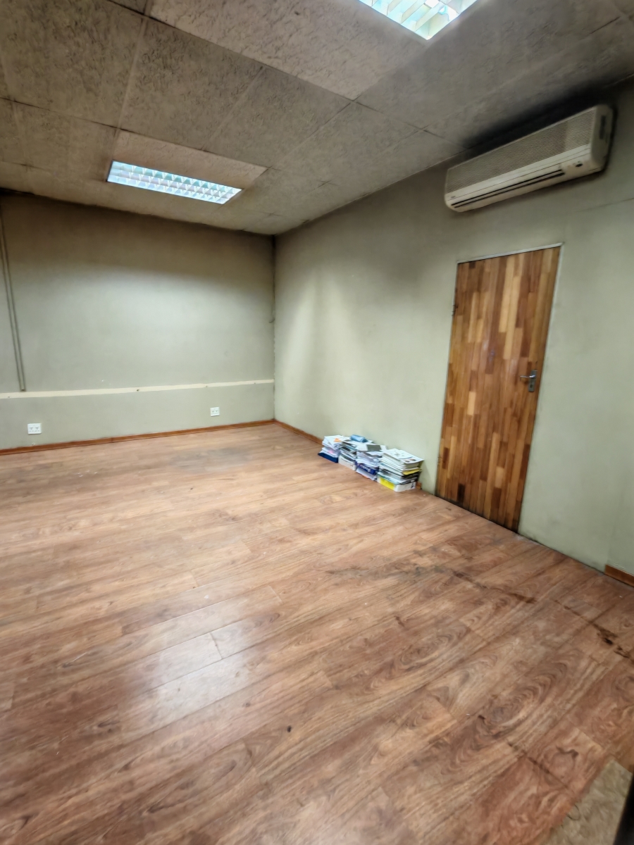 To Let Commercial Property for Rent in Hennopspark Gauteng