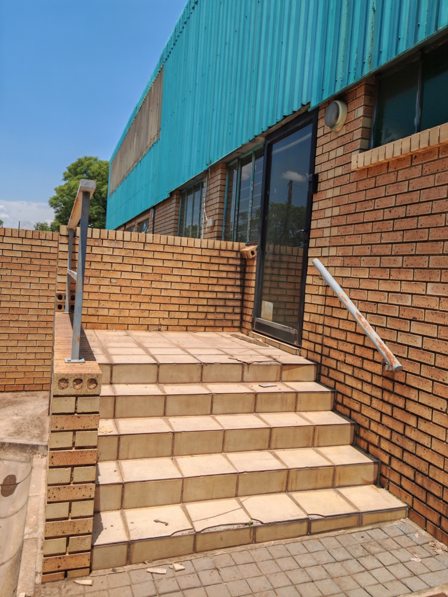 To Let Commercial Property for Rent in Hennopspark Gauteng