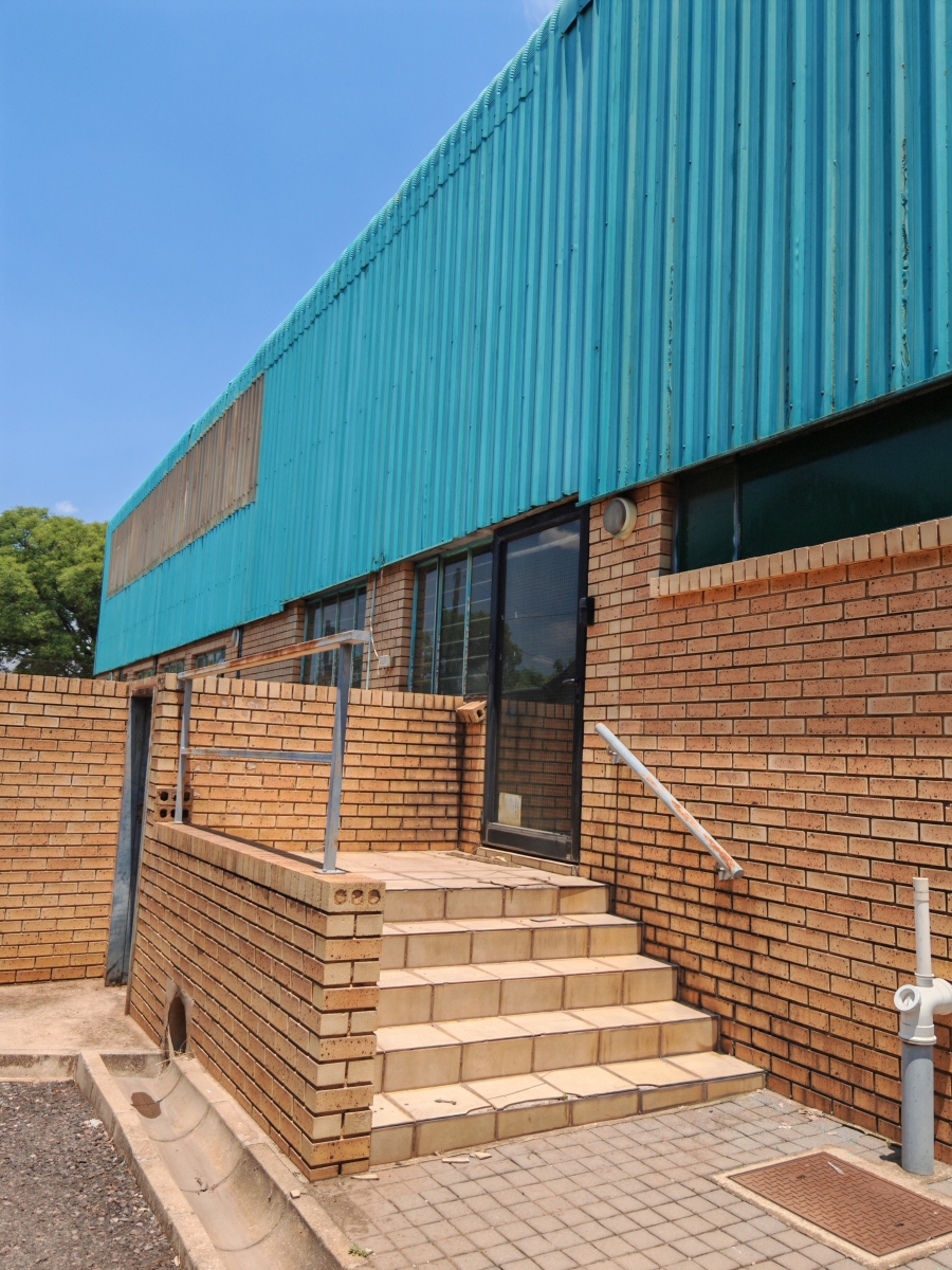To Let Commercial Property for Rent in Hennopspark Gauteng