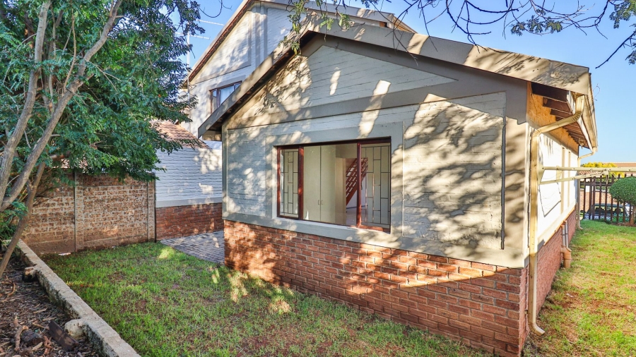 3 Bedroom Property for Sale in Carlswald Gauteng