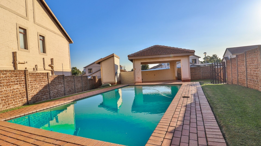 3 Bedroom Property for Sale in Carlswald Gauteng