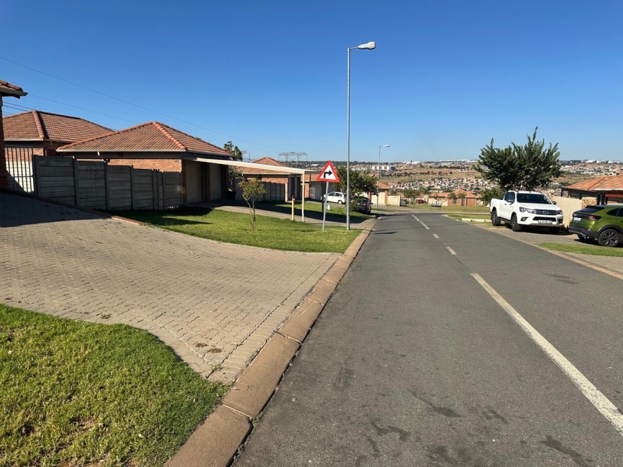 3 Bedroom Property for Sale in Olievenhoutbosch Gauteng