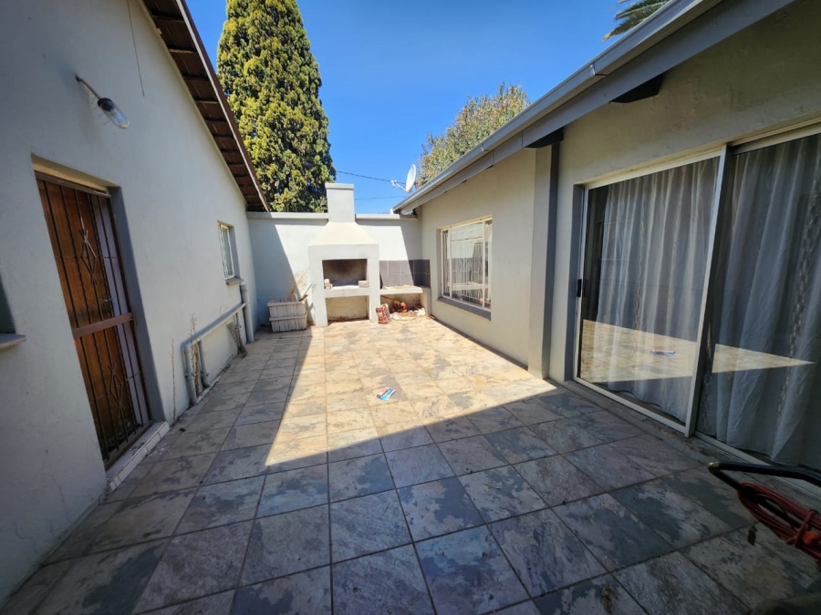 4 Bedroom Property for Sale in Dal Fouche Gauteng