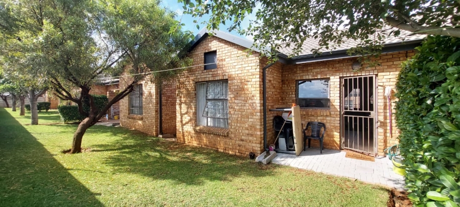 2 Bedroom Property for Sale in Georginia Gauteng