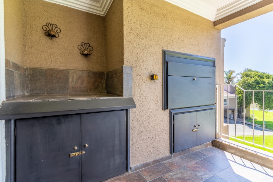 2 Bedroom Property for Sale in Rivierra Villas Gauteng