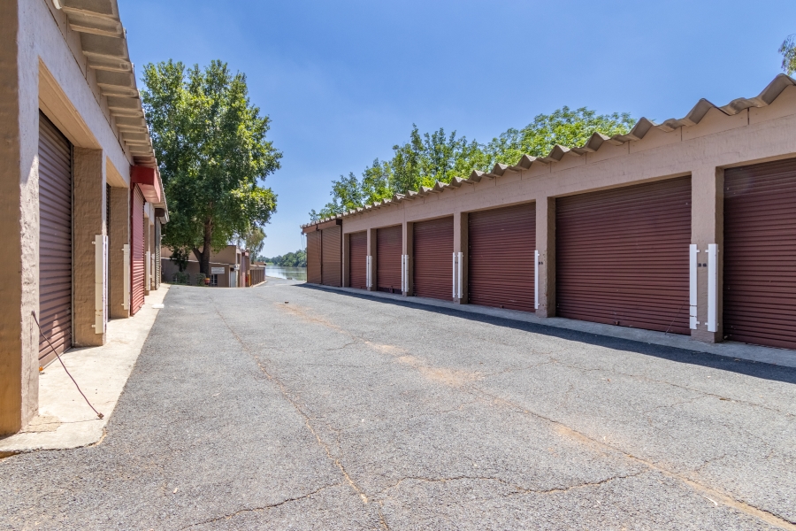 2 Bedroom Property for Sale in Rivierra Villas Gauteng