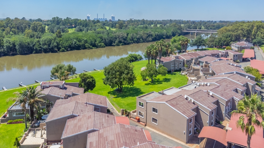 2 Bedroom Property for Sale in Rivierra Villas Gauteng