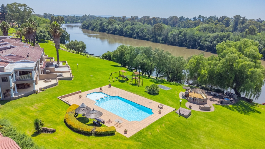 2 Bedroom Property for Sale in Rivierra Villas Gauteng