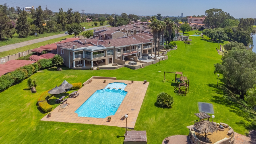 2 Bedroom Property for Sale in Rivierra Villas Gauteng