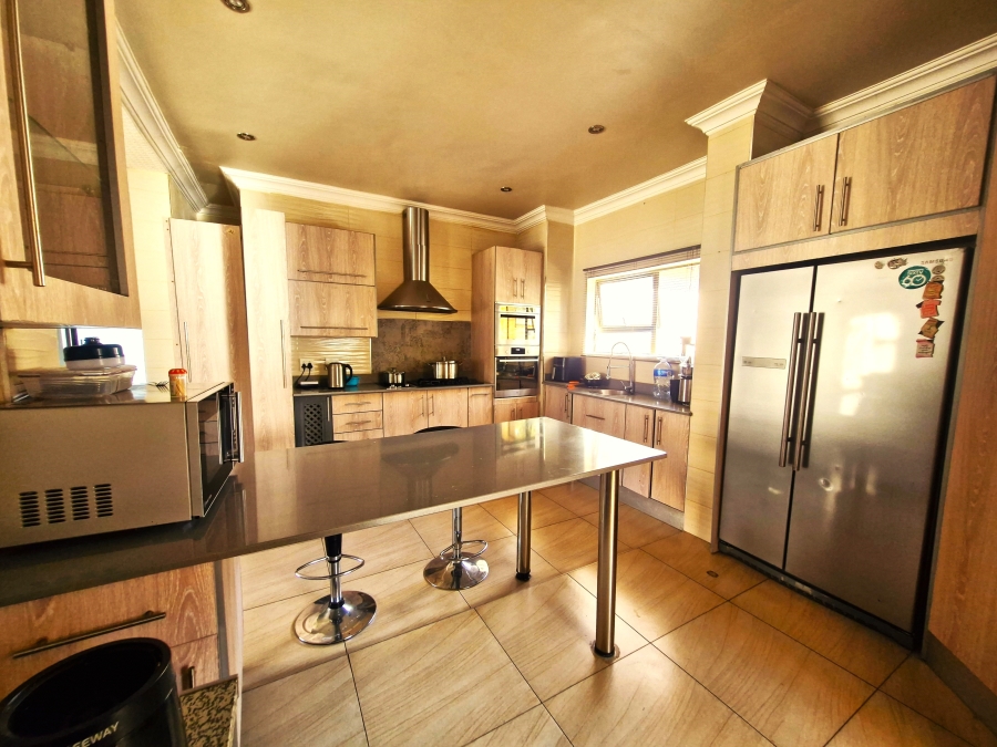 4 Bedroom Property for Sale in Equestria Gauteng