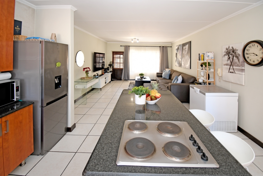 2 Bedroom Property for Sale in Sunninghill Gauteng